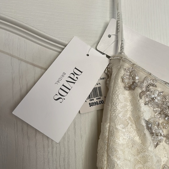 18w David’s bridal ivory strapless wedding dress - Picture 8 of 8